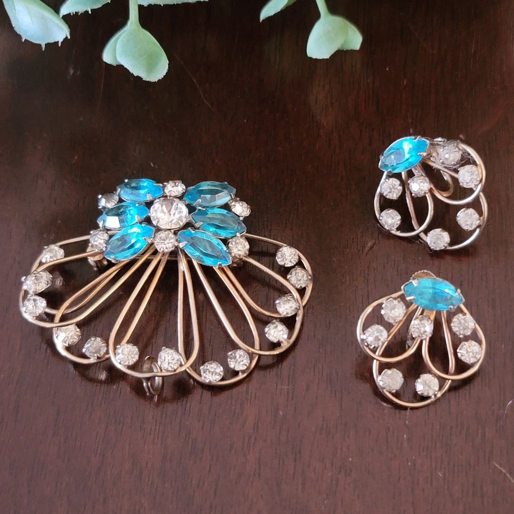 Vintage Signed Dorsons 1/20 12KT Gold Filled Rhinestone Demi Parure Pin Earrings